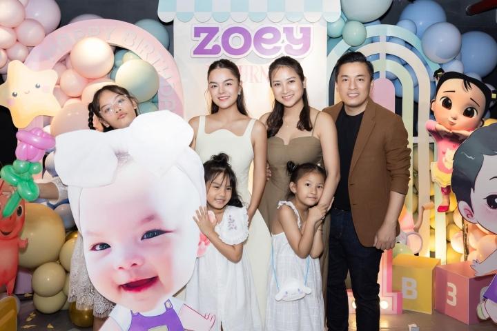 Phạm Quỳnh Anh mở tiệc mừng con gái tròn 1 tuổi-9