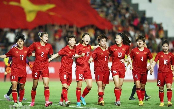 Công ty cho nhân viên nghỉ làm cổ vũ Đội tuyển nữ Việt Nam đá World Cup-1