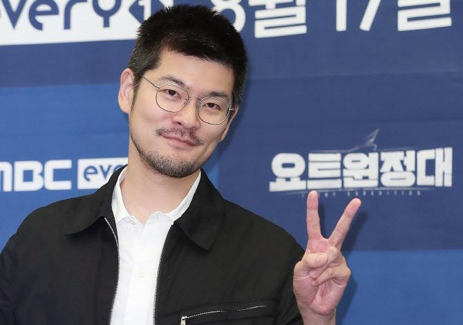 IU lần đầu dự cùng 1 sự kiện với tình cũ sau 6 năm chia tay-4