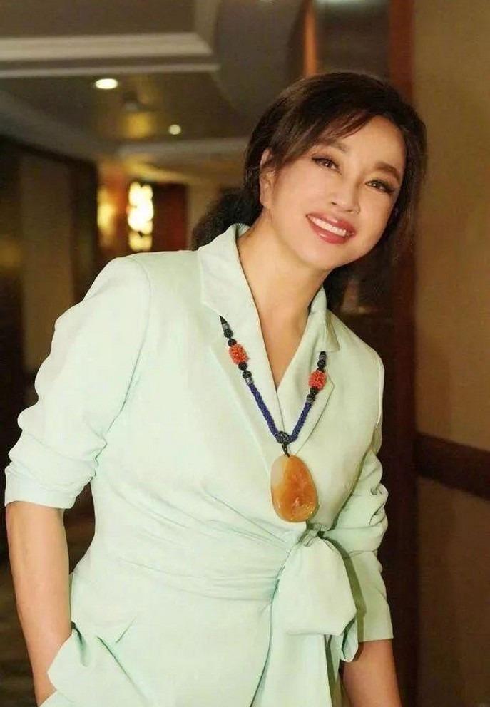 ‘Minh tinh không tuổi’ Lưu Hiểu Khánh: Vinh quang, phá sản và ngồi tù-1