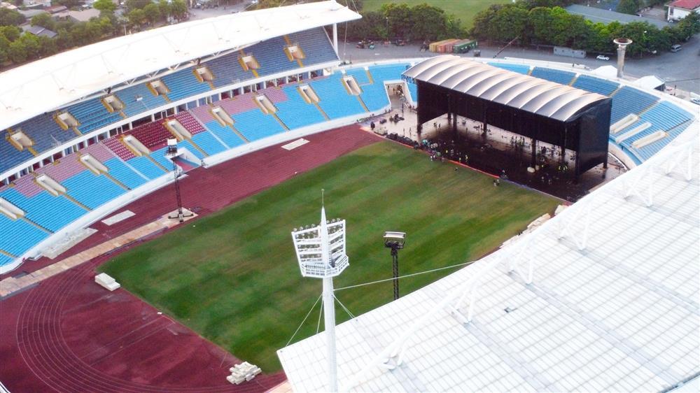 Sân khấu ở Mỹ Đình vẫn đang được dựng dù show BlackPink vướng tin bị hủy-4