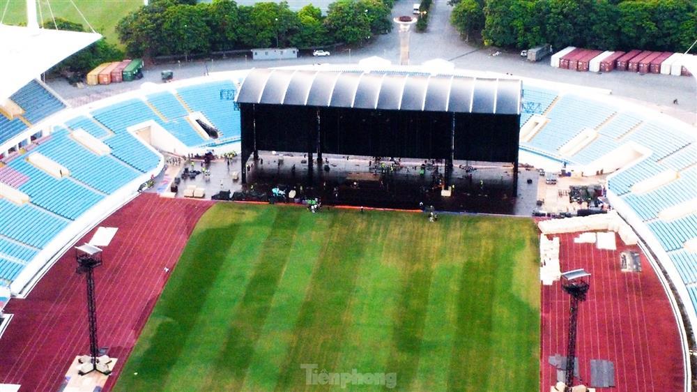 Sân khấu ở Mỹ Đình vẫn đang được dựng dù show BlackPink vướng tin bị hủy-5