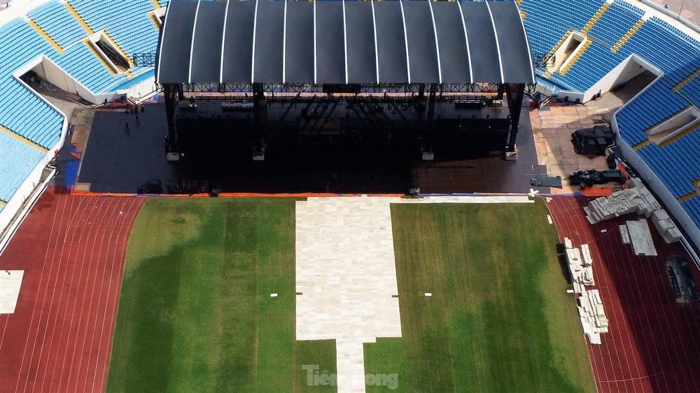 Sân khấu ở Mỹ Đình vẫn đang được dựng dù show BlackPink vướng tin bị hủy-6