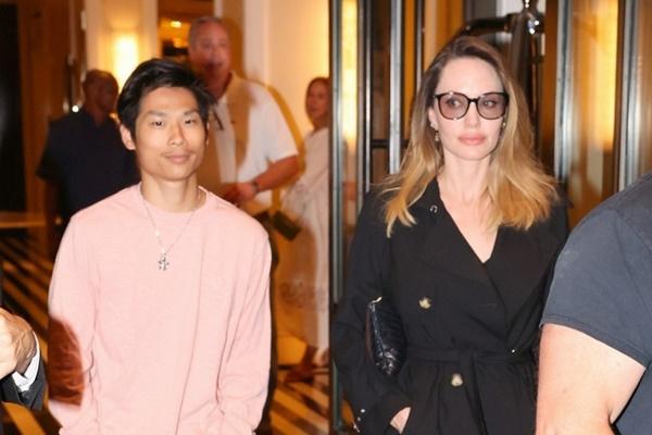 Con nuôi gốc Việt Pax Thiên là chỗ dựa tinh thần của Angelina Jolie-10