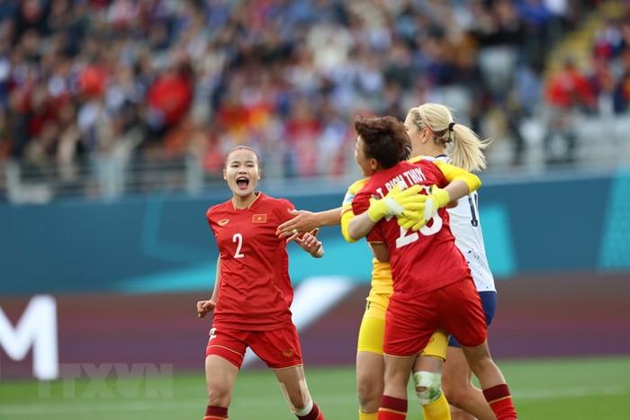 FIFA khen ngợi thủ môn Kim Thanh sau pha cản phá penalty thành công-2