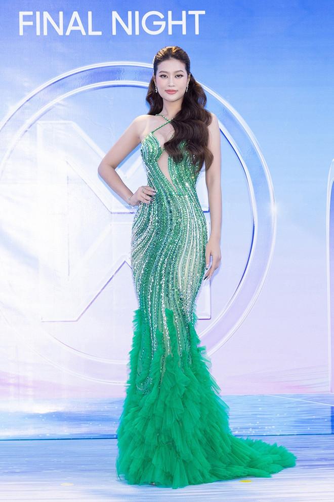 Mai Phương, Phương Nhi đọ sắc Hoa hậu Thế giới Karolina Bielawska-14