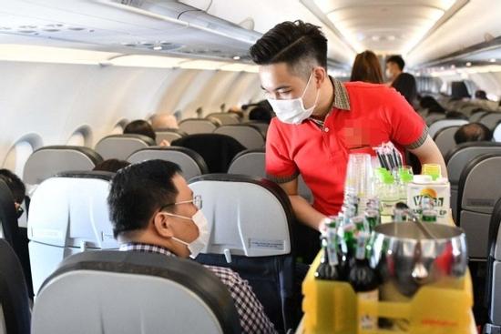 Những thứ được dùng miễn phí trên máy bay không phải ai cũng biết