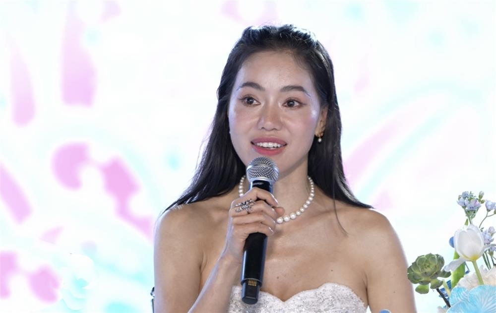 Mẹ Á hậu Minh Kiên làm giúp việc, bố Hoa hậu Ý Nhi là giám đốc-8