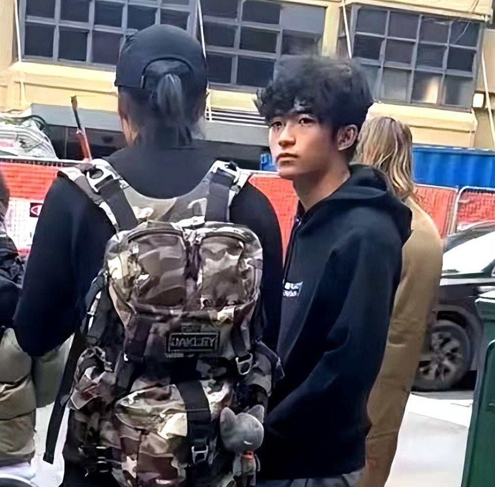 Trương Bá Chi và Tạ Đình Phong hội ngộ sau nhiều năm xa cách?-2