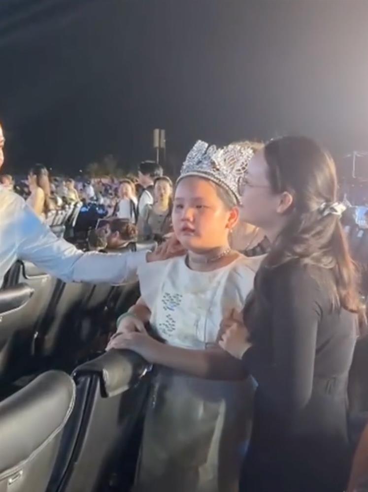 Em gái 10 tuổi của Hoa hậu Ý Nhi chia sẻ khéo léo và thông minh sau khi chị đăng quang-2