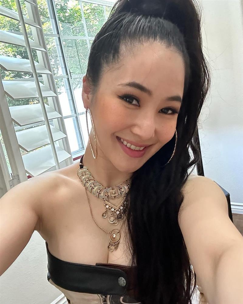 Hương Tràm bất ngờ về Việt Nam sau 4 năm du học ở Mỹ-1