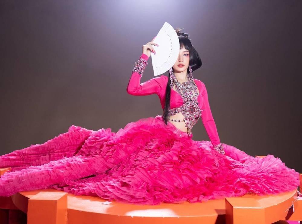 Chi Pu sau bình luận ‘Đừng hát nữa, cô không làm ca sĩ được đâu-4