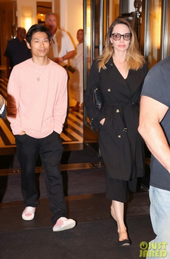 Con nuôi gốc Việt Pax Thiên là chỗ dựa tinh thần của Angelina Jolie-1