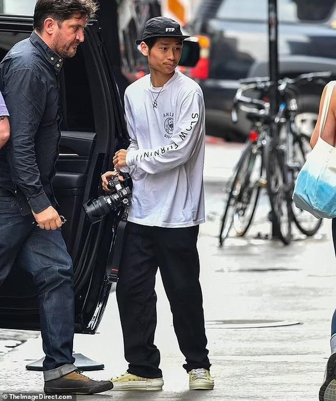 Con nuôi gốc Việt Pax Thiên là chỗ dựa tinh thần của Angelina Jolie-8