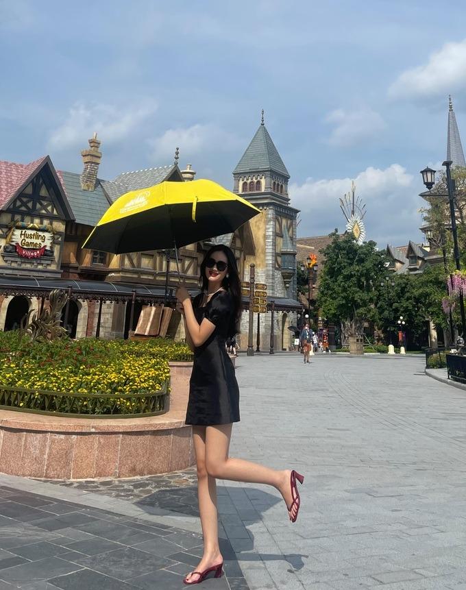 Nhan sắc đời thường Hoa hậu Ý Nhi: Được ví như Đông Nhi, ảnh cấp 3 gây sốt-5