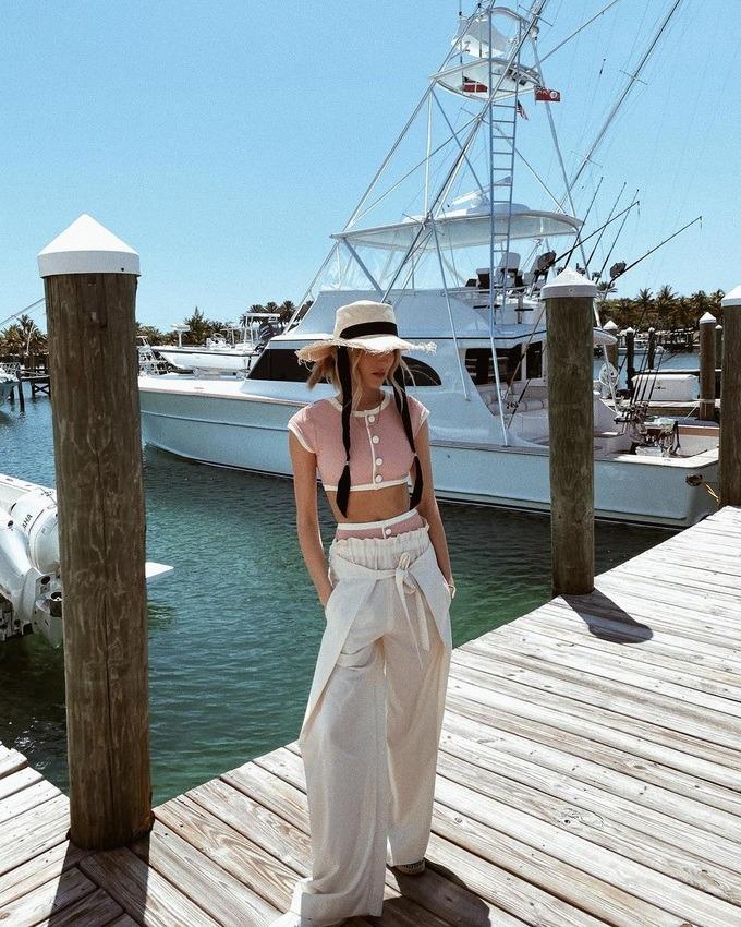 Bí quyết phối đồ với bikini trông sành điệu, tôn dáng nóng bỏng-3