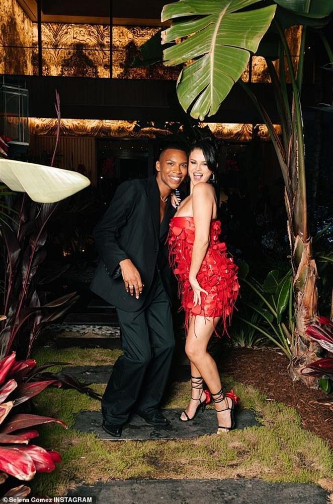 Bên trong bữa tiệc sinh nhật lần thứ 31 toàn sao của Selena Gomez-10