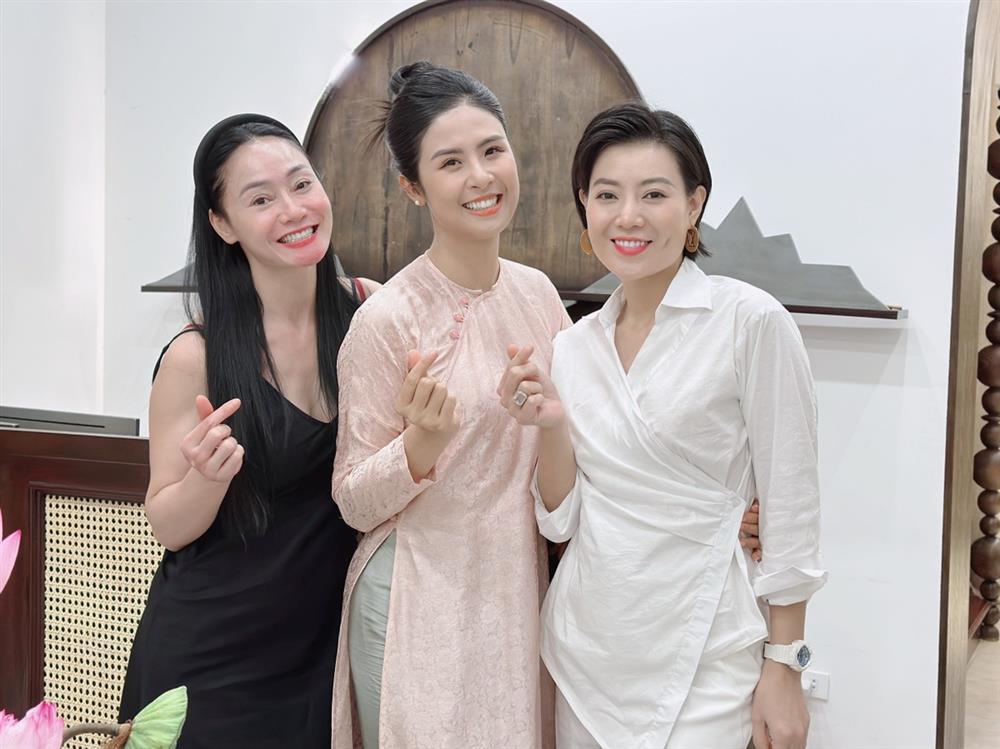 Phương Oanh thử áo dài cho đám hỏi với shark Bình-2