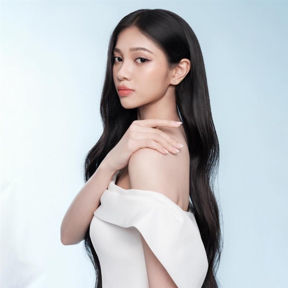 Mặt mộc của Á hậu Thế giới Việt Nam 2023 được khen đẹp hơn trang điểm-5