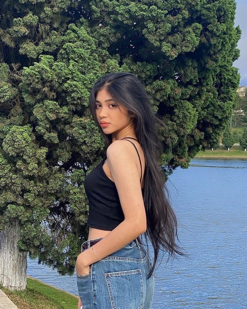 Mặt mộc của Á hậu Thế giới Việt Nam 2023 được khen đẹp hơn trang điểm-15