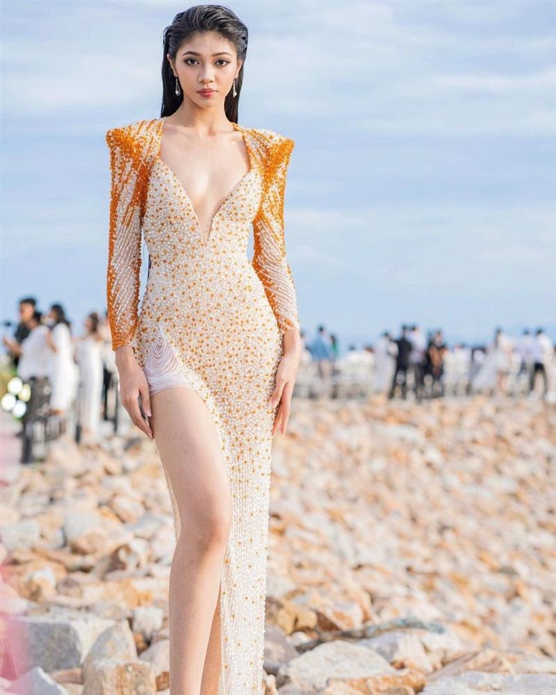 Mặt mộc của Á hậu Thế giới Việt Nam 2023 được khen đẹp hơn trang điểm-20