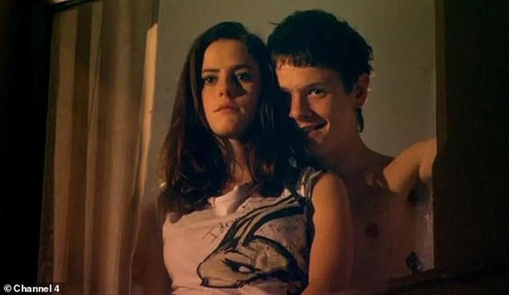 Những bộ phim truyền hình gây tranh cãi vì... bạt ngàn cảnh nóng-9