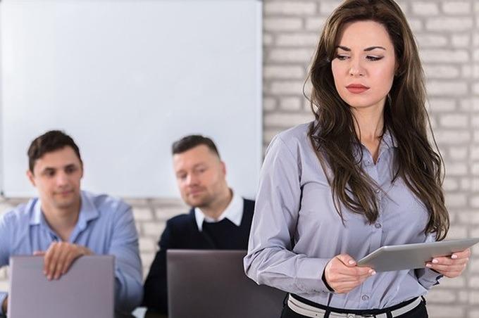 Khen khách nữ nóng bỏng, nam hướng dẫn viên... mất việc-1