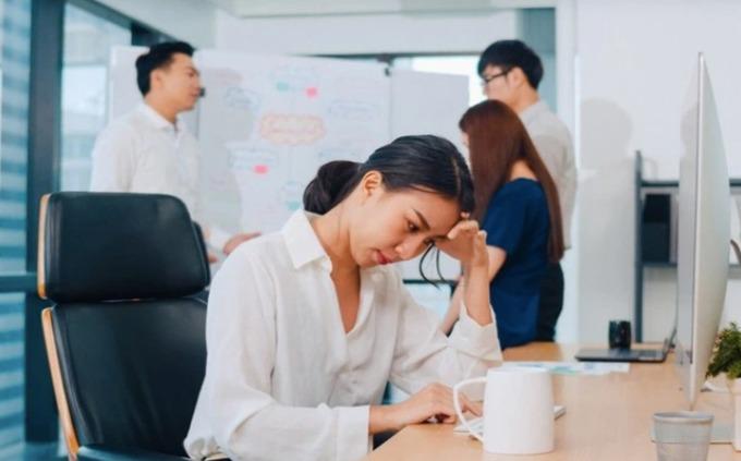 Khen khách nữ nóng bỏng, nam hướng dẫn viên... mất việc-2