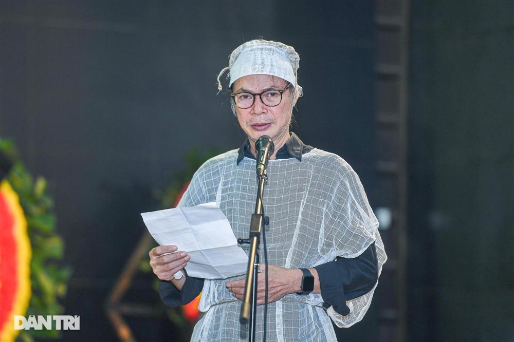 Đạo diễn Trần Lực bật khóc tiễn biệt bố - NSND Trần Bảng-3