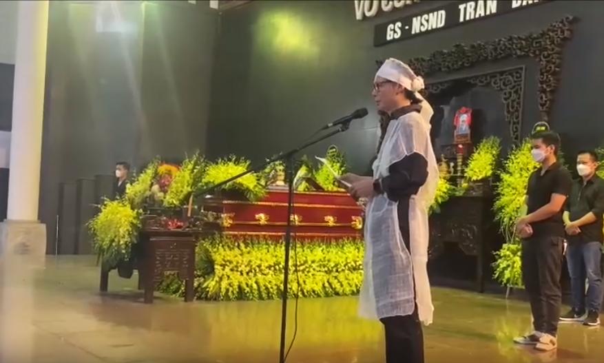 Đạo diễn Trần Lực bật khóc tiễn biệt bố - NSND Trần Bảng-4