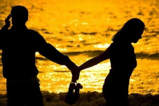 Hai lần xé đơn ly hôn, chồng nhận ra không thể sống thiếu tôi