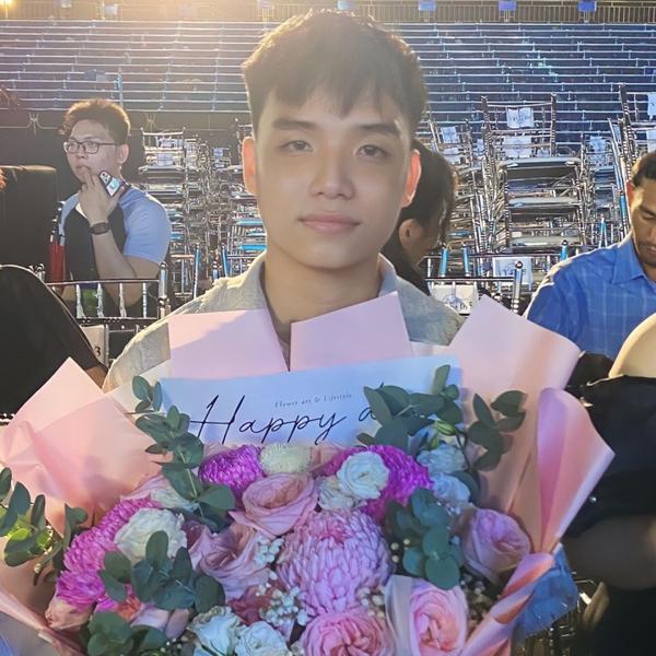 Bình An khi yêu Á hậu Phương Nga vẫn đi xe máy, ở nhà thuê nhưng sau 4 năm đã trở thành đại gia-1