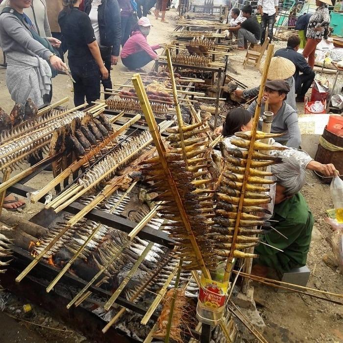 Đến Bắc Kạn thưởng thức đặc sản cá nướng Pác Ngòi dân dã, đậm vị núi rừng-4