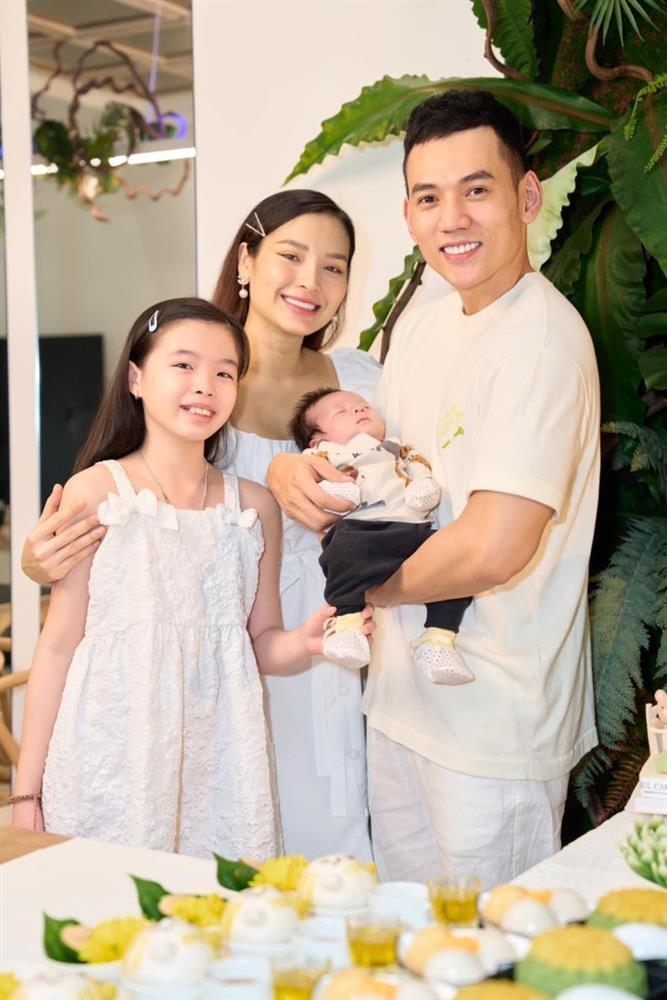 Phương Trinh Jolie lần đầu công khai gương mặt con trai-2