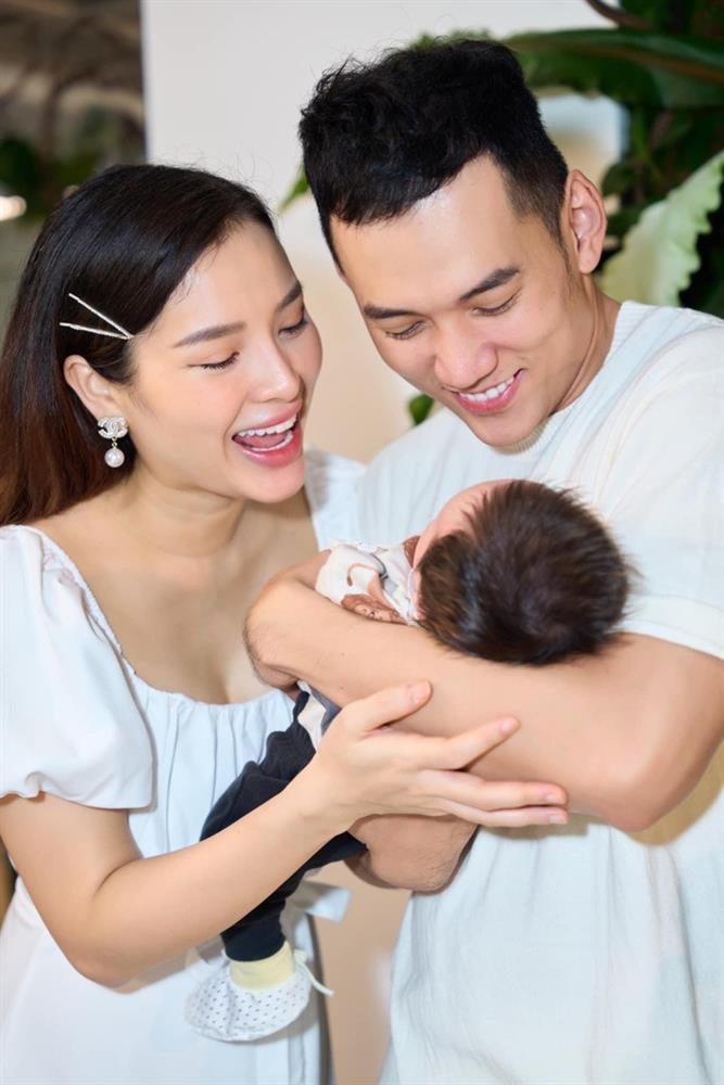 Phương Trinh Jolie lần đầu công khai gương mặt con trai-3