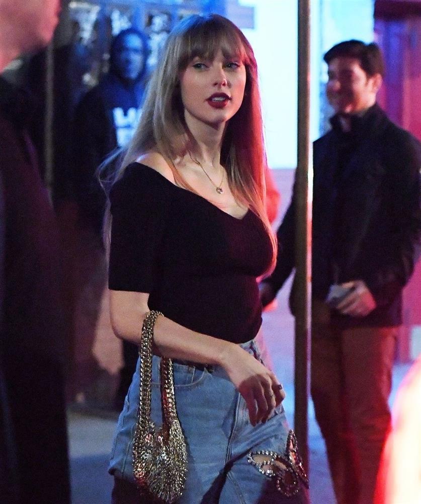 Thời trang đơn giản, trẻ trung của Taylor Swift ở tuổi 34-6