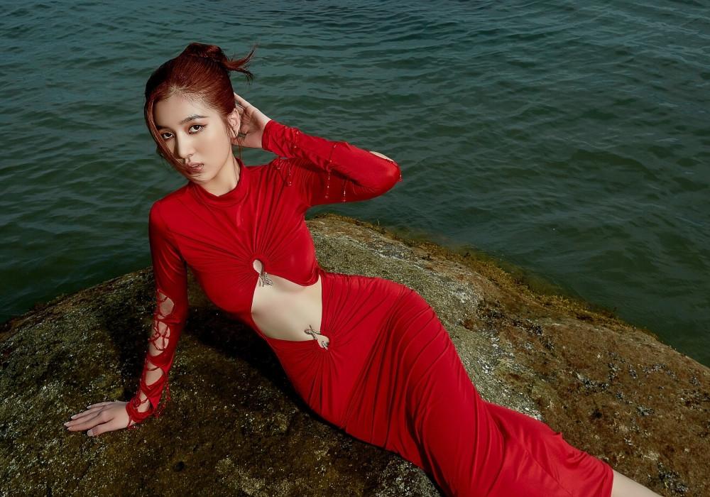 Vợ kém 17 tuổi của Hồ Quang Hiếu khoe dáng nóng bỏng với bikini-5