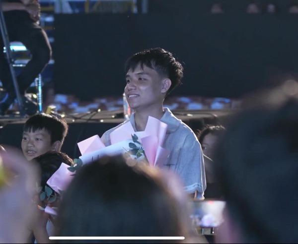 Phản ứng của bạn trai Hoa hậu Ý Nhi khi nhận sự ngưỡng mộ, lời chúc thành đôi-3