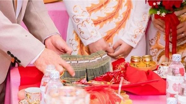 Chú rể mượn cớ uống say đập phá trong đám cưới, nhà gái ngỡ ngàng khi biết nguyên nhân-3