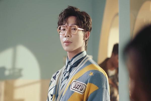 Chuyện gì đang xảy ra với ca sĩ Erik?-1