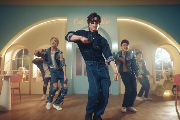 Chuyện gì đang xảy ra với ca sĩ Erik?-4