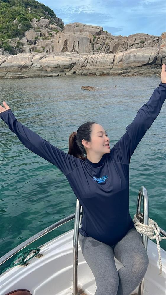 Minh Hằng tươi tắn bên hội bạn thân chuẩn bị ngày lâm bồn-3