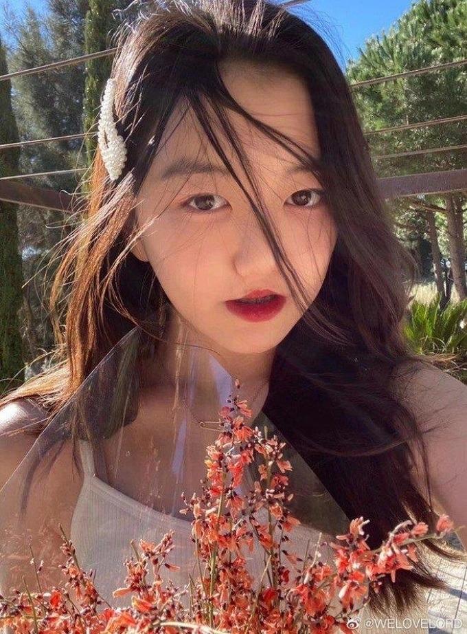 Con gái Vương Phi: Xinh đẹp, gợi cảm, bộc lộ năng khiếu nghệ thuật-2