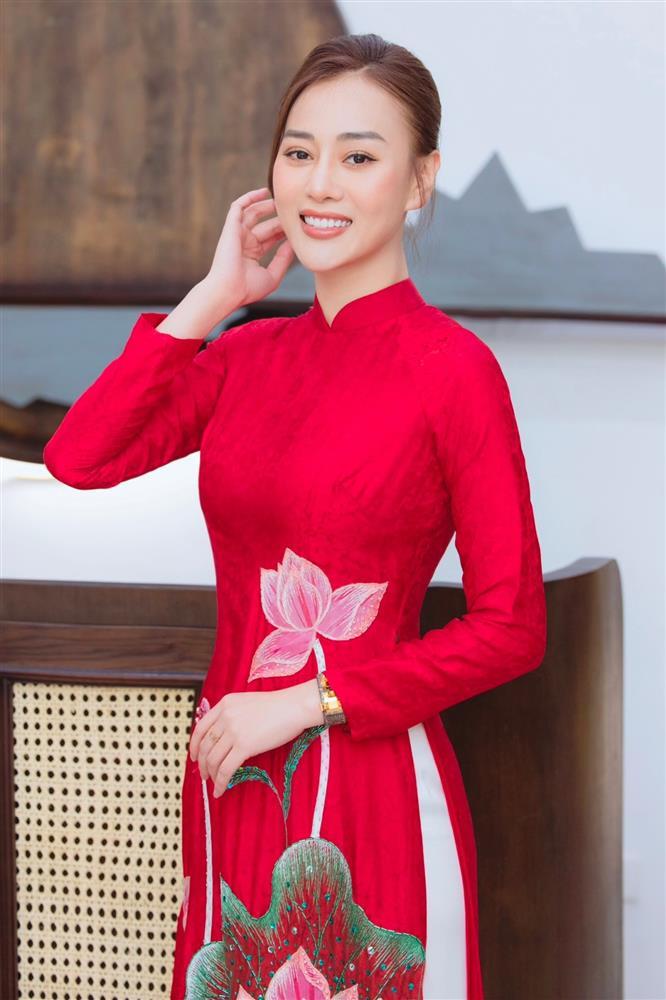 Shark Bình đưa xế sang đi hỏi cưới Phương Oanh, chủ tịch HN FC ngồi xe 83 tỷ rước Hoa hậu-1