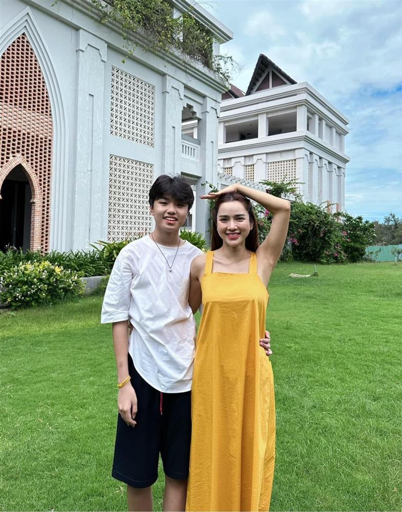 Con trai Ưng Hoàng Phúc mới 14 tuổi đã cao trên 1m80, đâu là bí quyết?-1