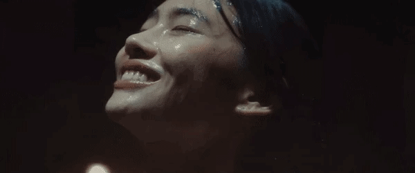 Liên tiếp các ngôi sao hàng đầu xuất hiện trong MV của Jungkook và NewJeans-3