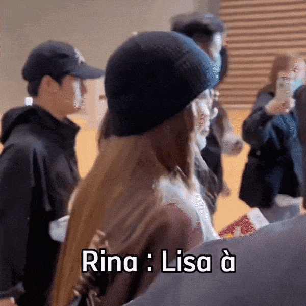 Fan Việt tiếp cận BLACKPINK: Chụp cùng Rosé, Jennie hệt bạn thân, trao hoa rồi chạm tay Jisoo-4