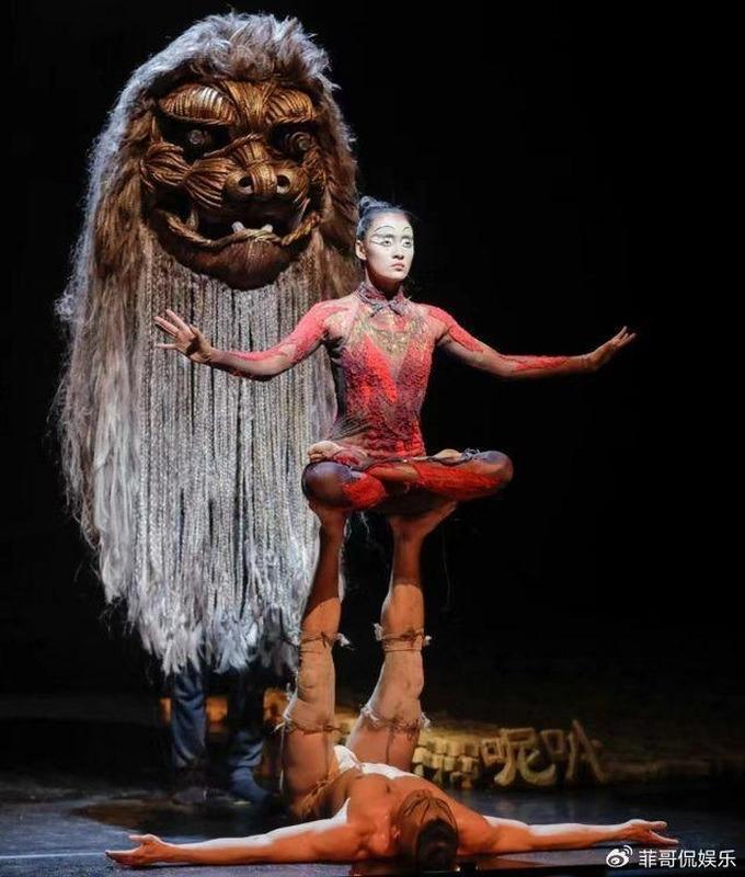 Điệu múa chim công nổi tiếng bị chỉ trích gợi dục, phản cảm-3