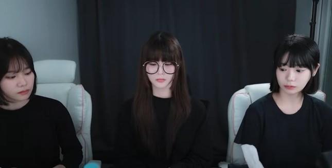 Ba người mẫu tố bị CEO công ty quản lý tấn công tình dục-1