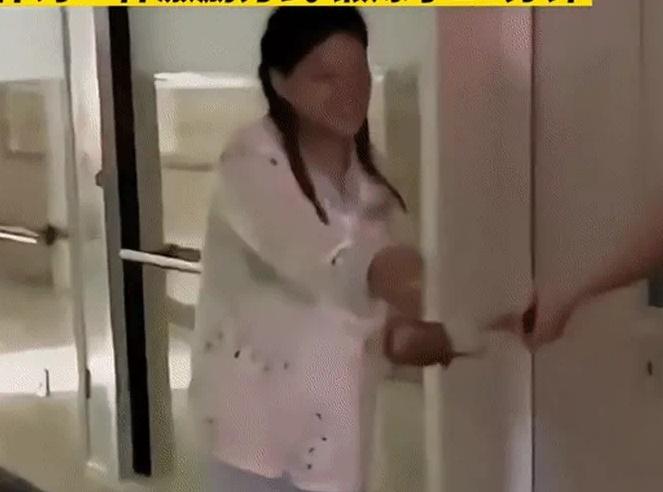 Mỗi bước chân của vợ mới sinh, chồng Trung Quốc lại thưởng 350.000 đồng-1